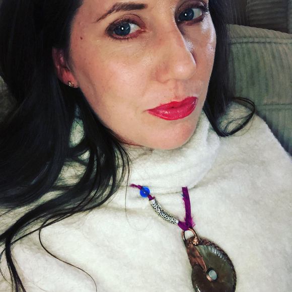 Meet your Posher, Tiffany - Picture 1 of 1